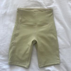 LULULEMON Ribbed 7” Biker Shorts